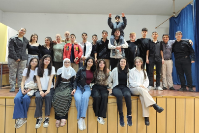 VEE SAHNEDE ÇANKIRI LİSESİ TİYATRO GRUBU