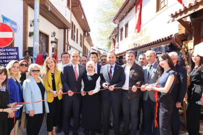 İMARET CADDESİNDE BAHAR SERGİSİ