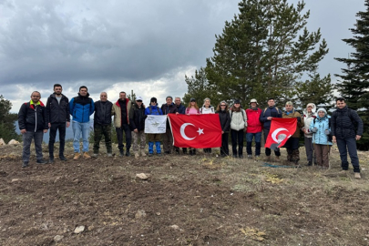 1.900 METREDEKİ ZİRVEYE MİLLİ EGEMENLİK TIRMANIŞI