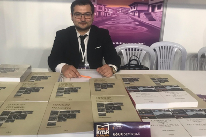 ÇAKÜ'LÜ UĞUR DEMİRBAĞ'DAN ÇANKIRI'NIN TARİHİNE IŞIK TUTAN İKİ ESER
