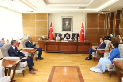 ÖĞRENCİLER MAKAMLARI DEVRALDI