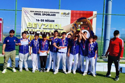 ŞEHİT YAHYA COŞKUNER ORTAOKULU'NDAN BEYZBOLDA TÜRKİYE DERECELERİ