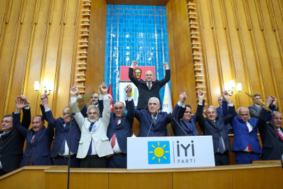 ZAFER PARTİSİ'NİN 9 KURUCU İL BAŞKANI İYİ PARTİ'YE KATILDI