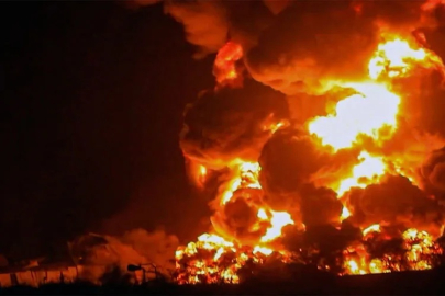 İSRAİL'İN YEMEN'DE VURDUĞU LİMANDA 2 TÜRK GEMİSİ VARDI