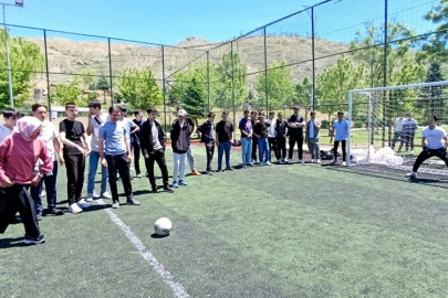 İMAM HATİP LİSELİLER GELENEKSEL GENÇLİK ŞÖLENİNDE BİR ARAYA GELDİ
