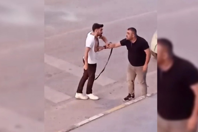 CADDE ORTASINDA BIÇAKLI KEMERLİ KAVGA