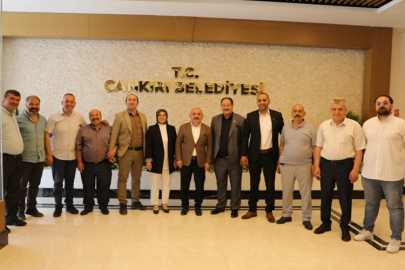 MUHTARLARDAN BAŞKAN ESEN'E BAYRAM ZİYARETİ