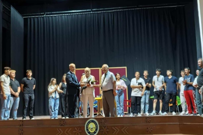 ÇANKIRI LİSESİ'NDEN ANLAMLI TİYATRO GÖSTERİSİ