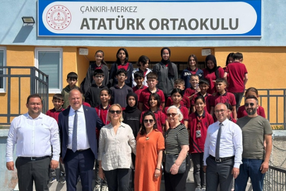 "İKİ FIRÇA TEK YÜREK" SERGİSİ ÇANKIRI MÜZESİ'NDE SANATSEVERLERLE BULUŞTU