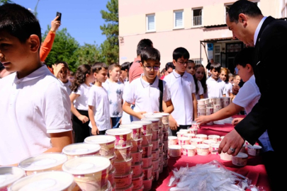 MİNİK VALİ'NİN TALİMATI GERÇEK OLDU, ÇANKIRI'DA 16 BİN DONDURMA DAĞITILDI...