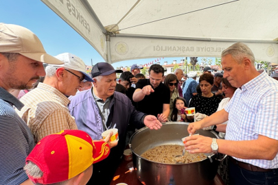 ÇERKEŞ BELEDİYESİ'NDEN KENT MEYDANINDA AŞURE İKRAMI