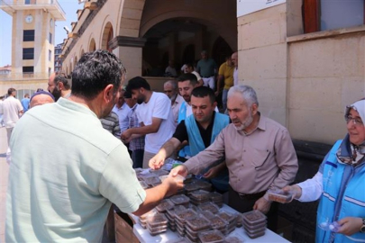 AHMET YESEVİ CAMİİ'NDE AŞURE İKRAMI