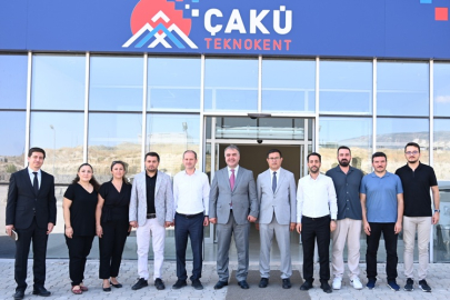 REKTÖR KARATAŞ VE BERABERİNDEKİLER TEKNOKENT'TE İNCELEMELERDE BULUNDU