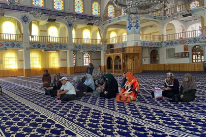 UMRE YOLCULARI İÇİN EĞİTİM SEMİNERİ DÜZENLENDİ