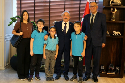 ÖĞRENCİLERDEN BAŞKAN ESEN'E İLKÖĞRETİM HAFTASI ZİYARETİ