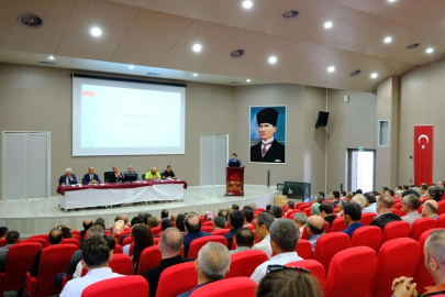 OKUL GÜVENLİĞİ TOPLANTISI VALİ TAŞOLAR BAŞKANLIĞINDA GERÇEKLEŞTİ