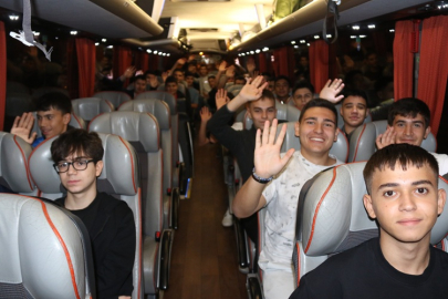 VALİ TAŞOLAR'DAN GENÇLERE ANLAMLI MESAJ: "ÇANAKKALE RUHUNU YENİDEN YAŞAYIN"