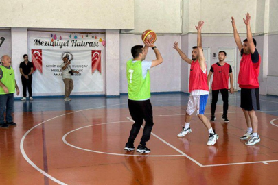 SANAT VE SİYASET SPOR SAHASINDA BULUŞTU