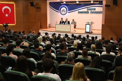 REKTÖR KARATAŞ ÖĞRENCİLERLE BİR ARAYA GELDİ