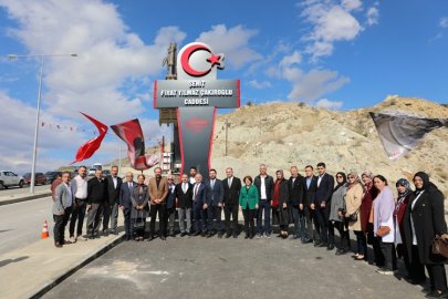 ÜNİVERSİTE İLE HASTANEYİ BİRLEŞTİREN YOLA "ŞEHİT FIRAT YILMAZ ÇAKIROĞLU" ADI VERİLDİ