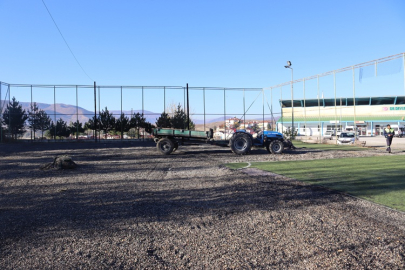 ILGAZ, SPORLA YENİLENİYOR. HALI SAHADA KAPSAMLI TADİLAT BAŞLADI...