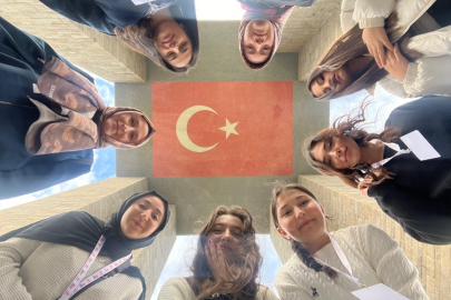 GENÇLER ÇANAKKALE RUHUNU YERİNDE HİSSETTİ