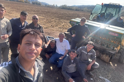 ŞEHİT MEHMET ATA TARIM MESLEK LİSESİ 320 DEKARLIK ARAZİDE EKİM YAPTI