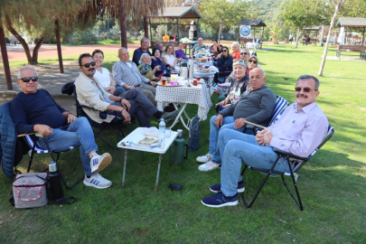 ÇANKIRILILAR, KUŞADASI ADAGÖL'DE HEM EĞLENDİ HEM TEMİZLİK YAPTI...