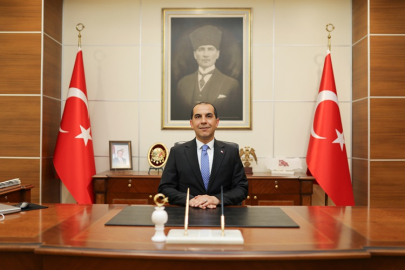 TÜM İNSANLIĞIN SAYGI DUYDUĞU BİR LİDER...