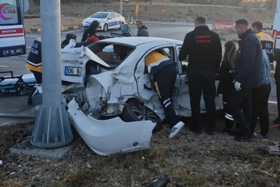 ULUYAZI KAVŞAĞINDA KORKUNÇ KAZA