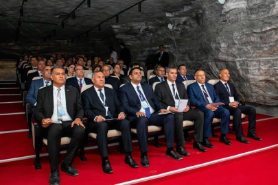 NAHÇIVANDA DÜZENLENEN 3. ULUSLARARASI TUZDAĞI ARAŞTIRMALARI KONGRESİNDE ÇAKÜ İMZASI