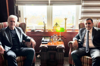 İKİ DEVLET TEK SAHNE, TİYATRODA KARDEŞLİK BULUŞMASI.