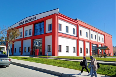 ÇAKÜ HUKUK TÜRKİYE'NİN İLK BEŞİ ARASINDA