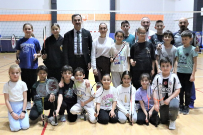 GENÇLERİN YENİ GÖZDESİ BADMİNTON OLDU