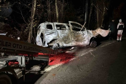 KONTROLDEN ÇIKAN ARAÇ AĞACA ÇARPTI, GENÇ SÜRÜCÜ HAYATINI KAYBETTİ.