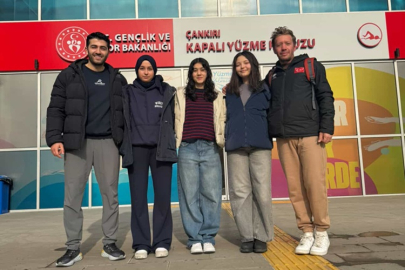 OKUL SPORLARI YÜZME YARIŞLARINDA TOBB FEN LİSESİ RÜZGARI