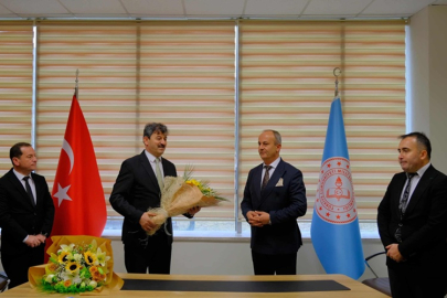 MUAMMER ÖZTÜRK GÖREVİNİ AYHAN IŞIK'A DEVRETTİ