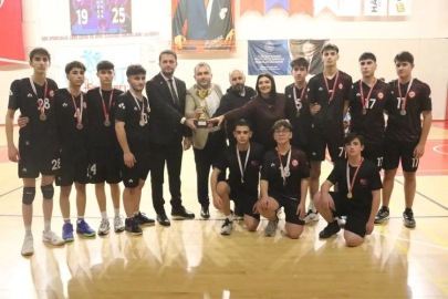 ÇANKIRI'DA VOLEYBOL HEYECANI ZİRVE YAPTI