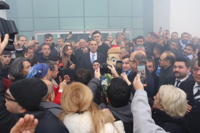 EFSANE VALİ TAŞOLAR'IN GİDİŞİNE İLK SİYASİ TEPKİ İYİ PARTİ'DEN GELDİ