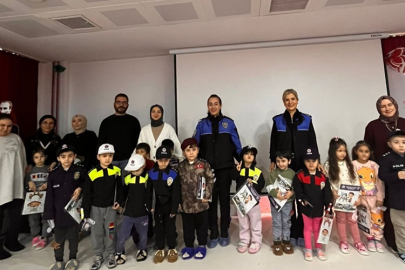 POLİS ABİLER VE ABLALAR SINIFTA