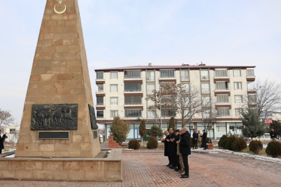 IĞDIR VALİSİ TAŞOLAR'DAN ÇANKIRILI ŞEHİDİ ZİYARET