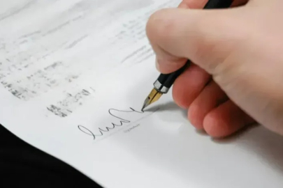 UZMANLAR UYARIYOR, BİR İMZA HER ŞEYİ SİLEBİLİR...