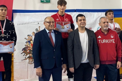 HALTERDE ÇANKIRILI BEYTULLAH ÖZTÜRK TÜRKİYE ŞAMPİYONU, TUĞRA ÖZDEMİR İSE TÜRKİYE ÜÇÜNCÜSÜ OLDU...