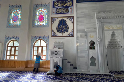 ÇANKIRI'DA YÜKÜMLÜLERDEN RAMAZAN ÖNCESİ CAMİ TEMİZLİĞİ
