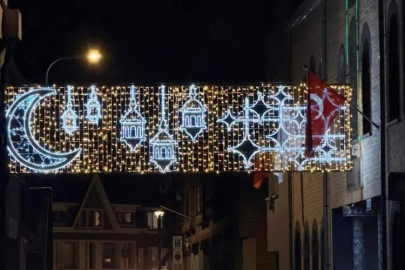 RAMAZAN MAHYASI BELÇİKA'NIN ZELE ŞEHRİNİ AYDINLATIYOR