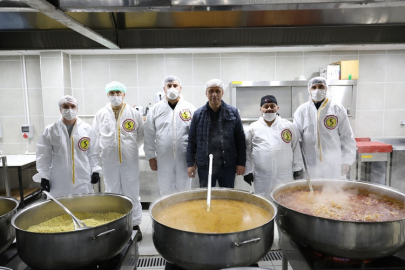 ÇERKEŞ'TE İHTİYAÇ SAHİPLERİNİN EVLERİNE 30 RAMAZAN BOYUNCA SICAK YEMEK SERVİSİ