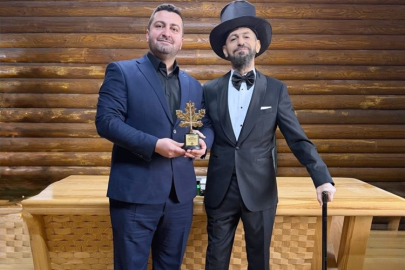 DÜNYACA ÜNLÜ YAZAR AKİF MANAF'A DOĞAYLA BARIŞ ÖDÜLÜ