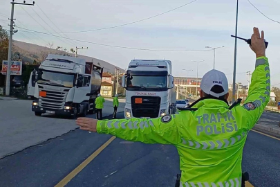 BAYRAM TRAFİĞİNDE KAMYON VE TANKERLERE GEÇİCİ YASAK