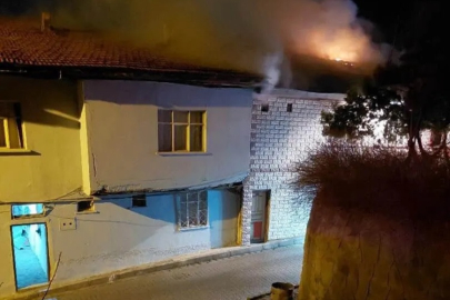 ÇANKIRI'DA İKİ KATLI EV KÜLE DÖNDÜ, İKİ KİŞİ HAYATINI KAYBETTİ !!!