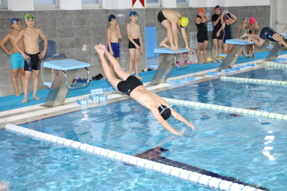 ÇERKEŞLİLERDEN YÜZME HAVUZUNA YOĞUN İLGİ